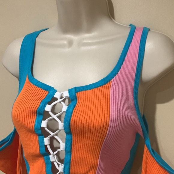 Hera Collection cold shoulder top - Picture 4 of 7